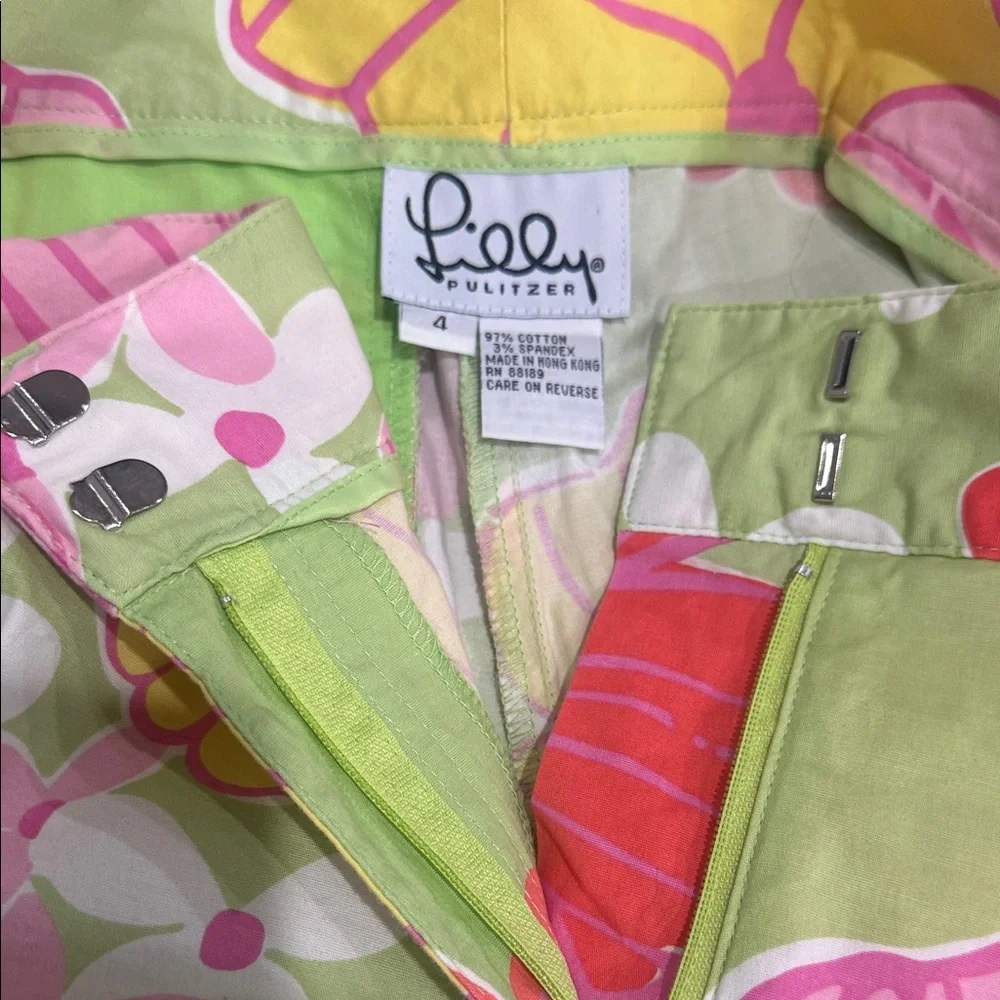 Vintage Lilly Pulitzer Pink, Yellow, Green Hibiscus capris.